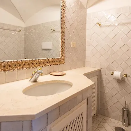 Welcomely - Smeralda Rooftop Apartment *