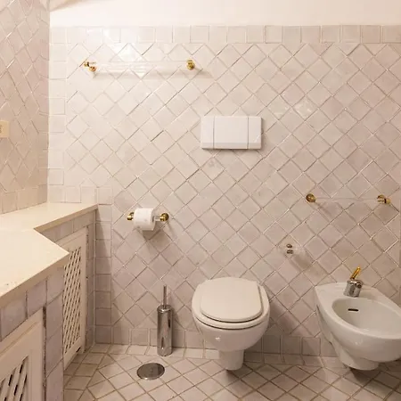 Welcomely - Smeralda Rooftop Apartment