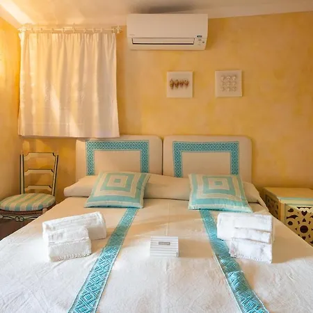 Welcomely - Smeralda Rooftop Apartment