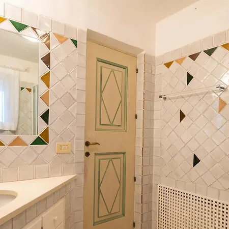 Welcomely - Smeralda Rooftop Apartment *