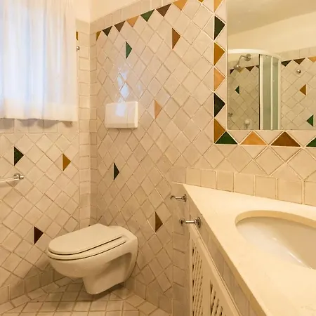 Welcomely - Smeralda Rooftop Apartment *